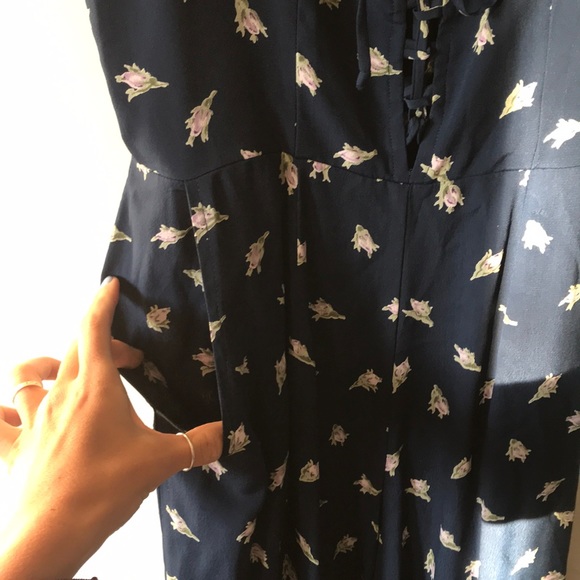 Flynn Skye blue floral jumpsuit sz med tie front - Picture 7 of 8